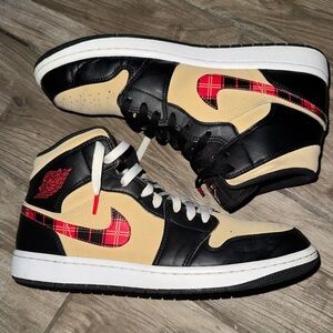 Air Jordan 1 Mid SE Sneaker